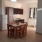 Aparthotel Catona House