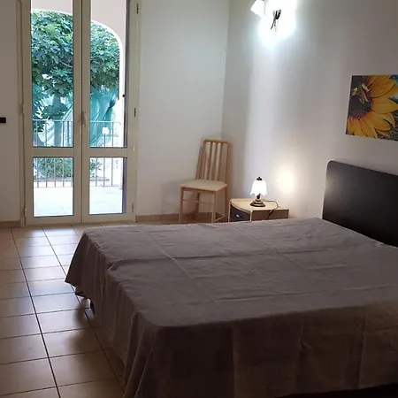 Catona House Apartahotel