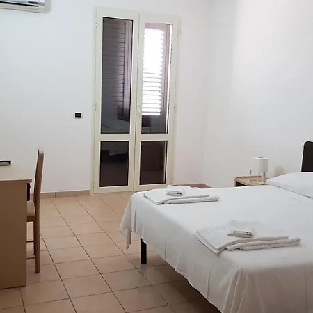 Apartahotel Catona House 3*