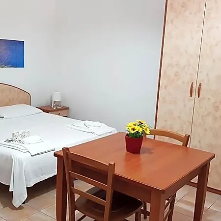 Aparthotel Catona House 4*