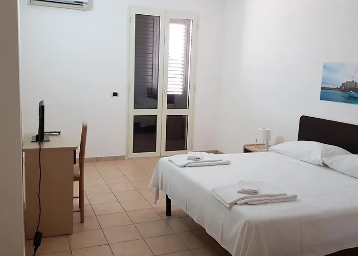 Aparthotel Catona House 3*